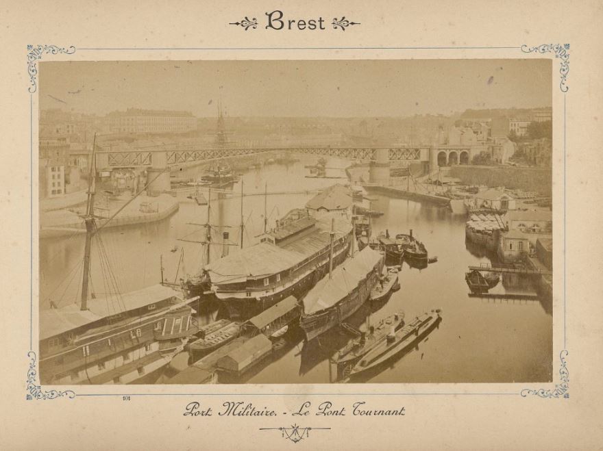 Brest, le port militaire et le pont tournant